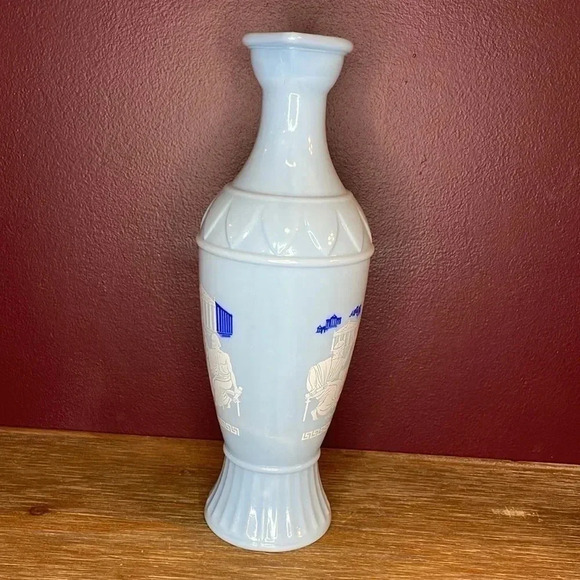 Vintage Jim Beam Decanter Blue Milk Glass - Picture 4 of 8